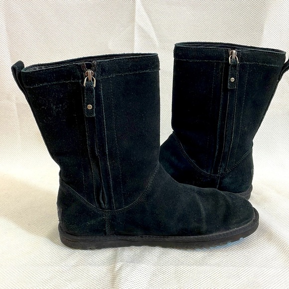 UGG Size 8 boots - Picture 3 of 7